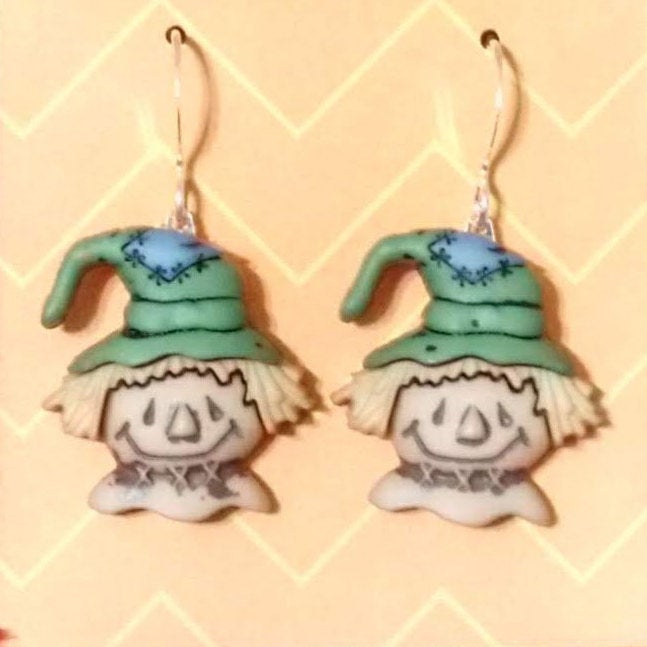 thanksgiving scarecrows, scarecrow earrings, fall earrings, scarecrow lovers, gifts under 10, holiday earrings, thanksgiving earrings