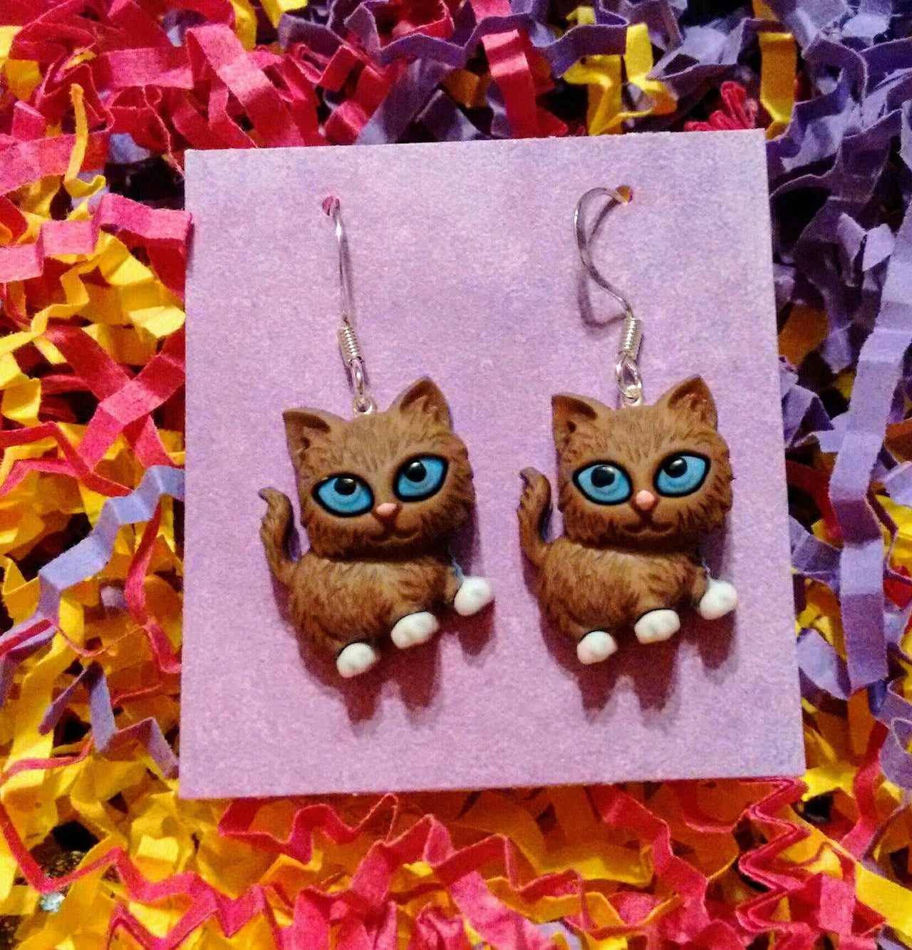 Blue-eyed kitten earrings